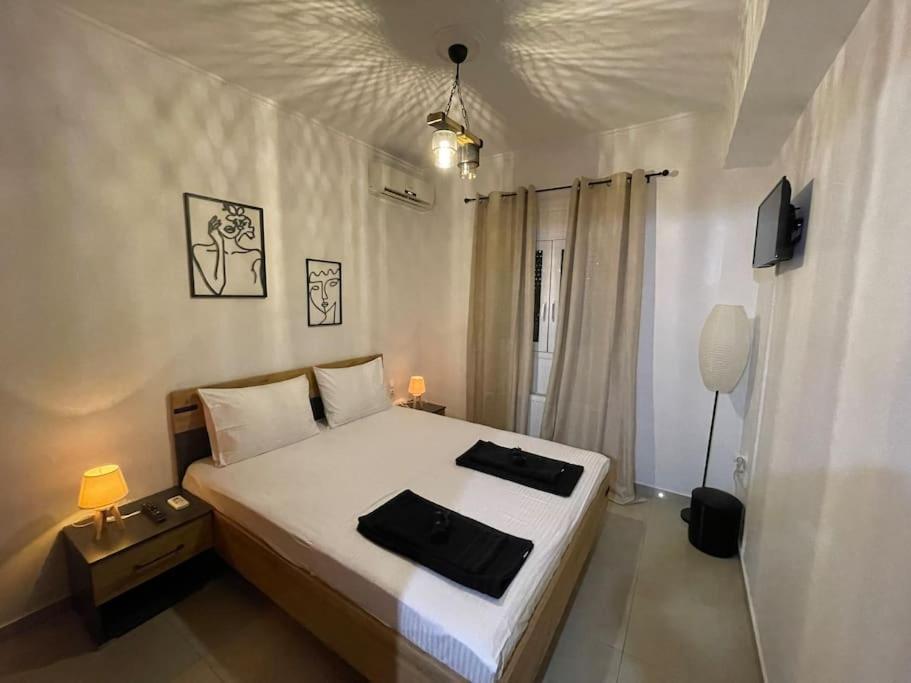 F K Room 3 Aigio Exterior photo